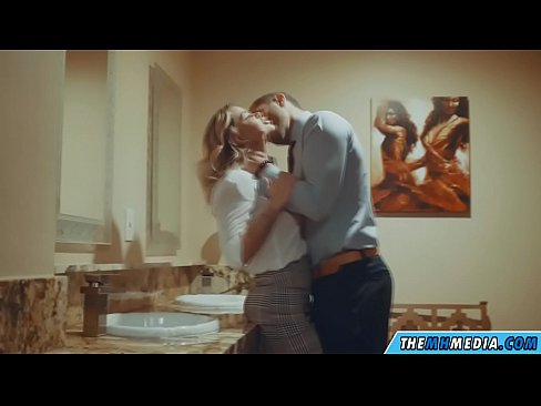 ❤️ Kad krūtiska blondīne pavedina tevi publiskā tualetē ☑ Seks video pie lv.pornosexphoto.ru ☑